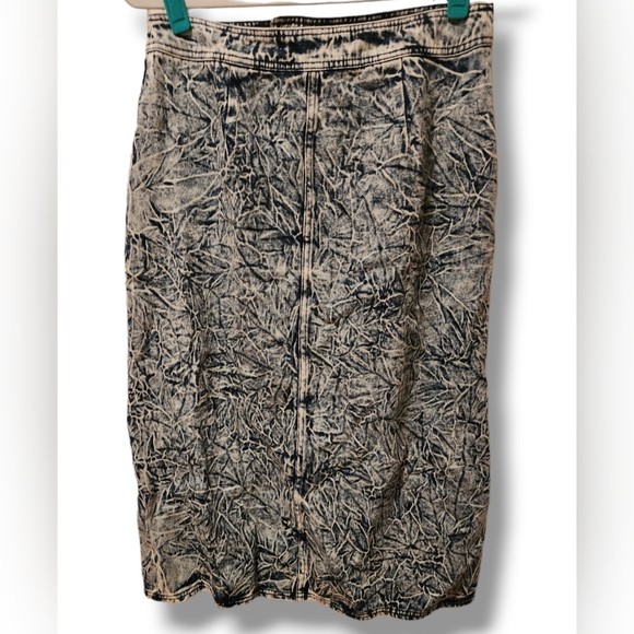 💥SALE💥Who What Wear Sz 8 Midi Jean Denim Skirt Blue Acid Wash Stonewash - Picture 6 of 8